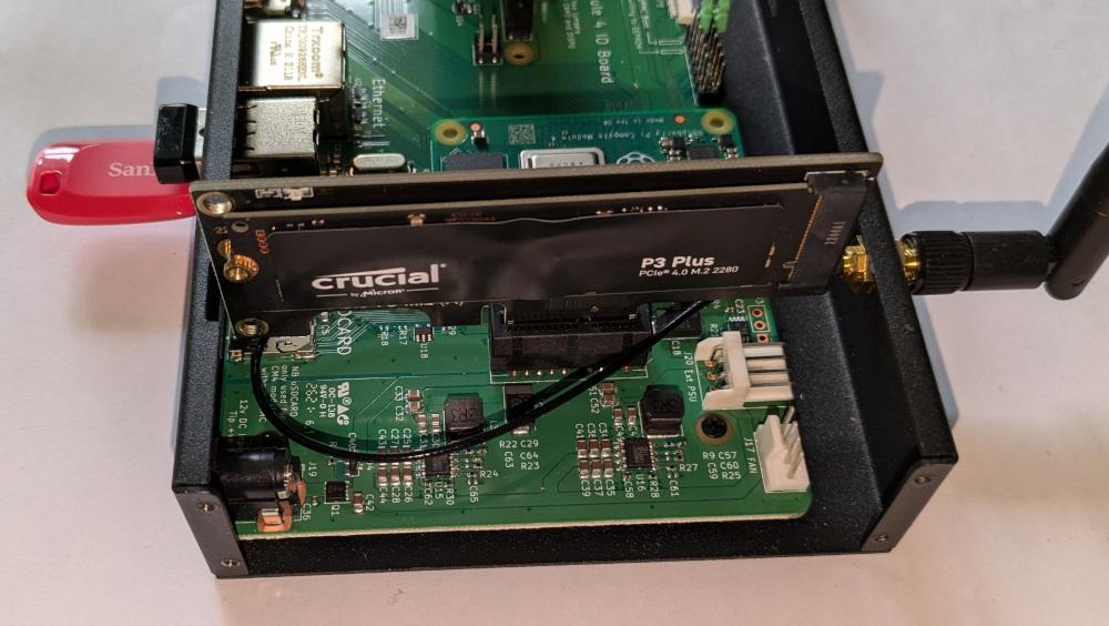 CM4 Nvme Ext Case 20240820 105804194 1000w